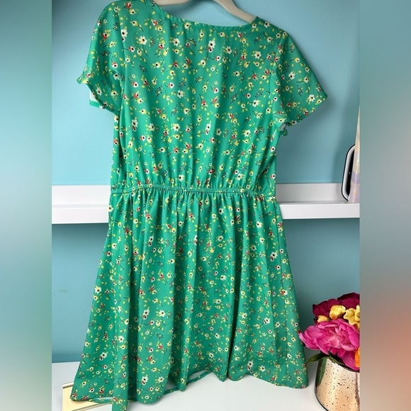 Nordstrom Ava & Yelly floral green spring flowing button up dress, size 10Y - Picture 7 of 10